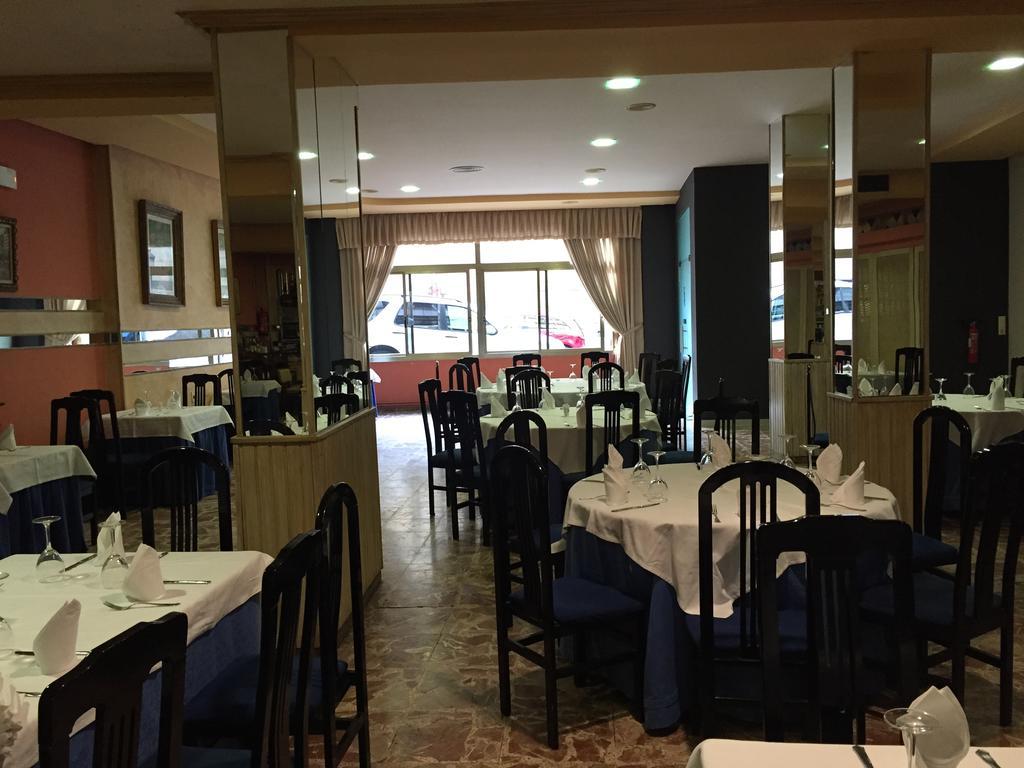 Hotel Restaurante Derby Carballino Exterior photo